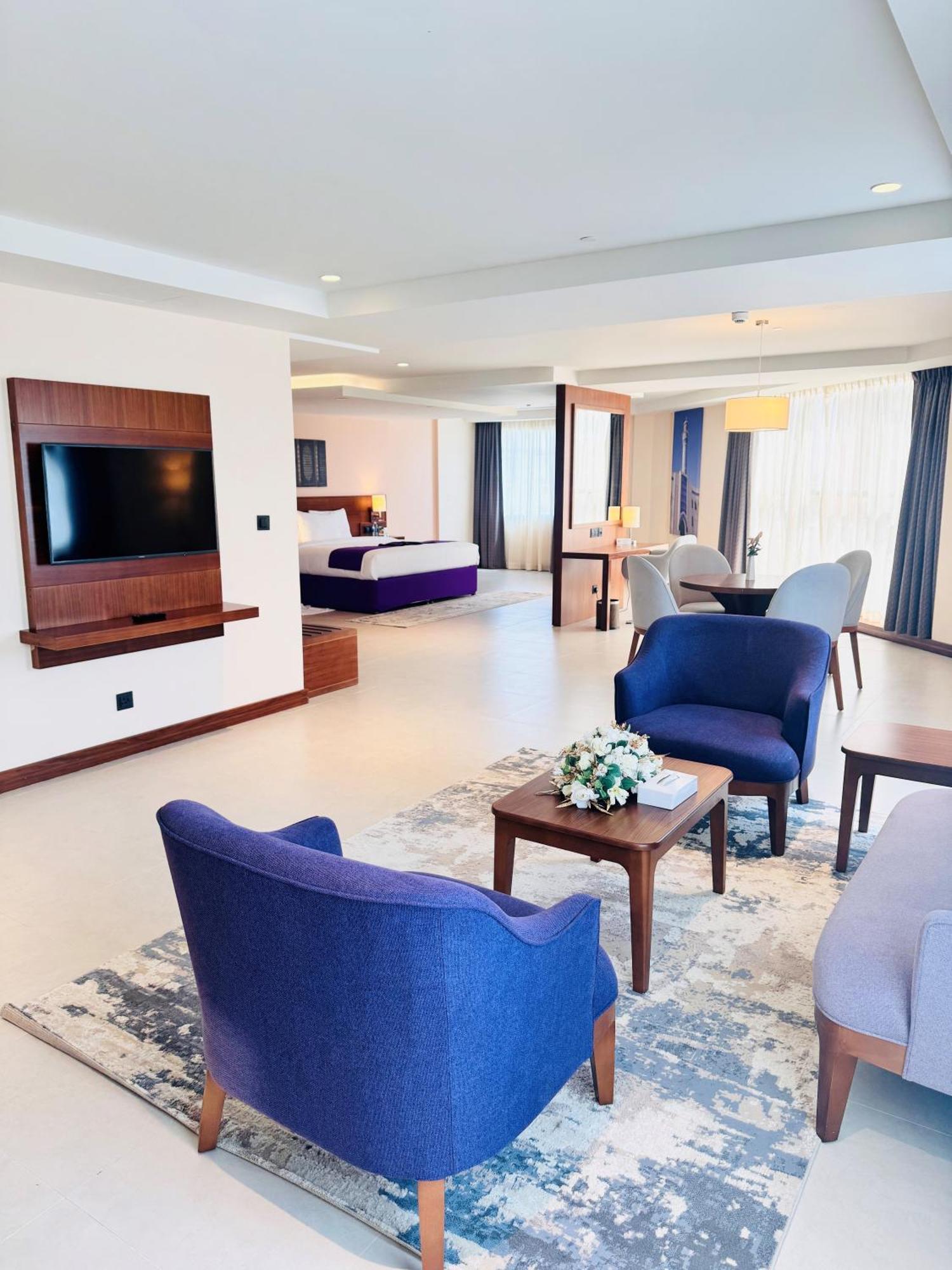 Kyriad Hotel صلالة المظهر الخارجي الصورة