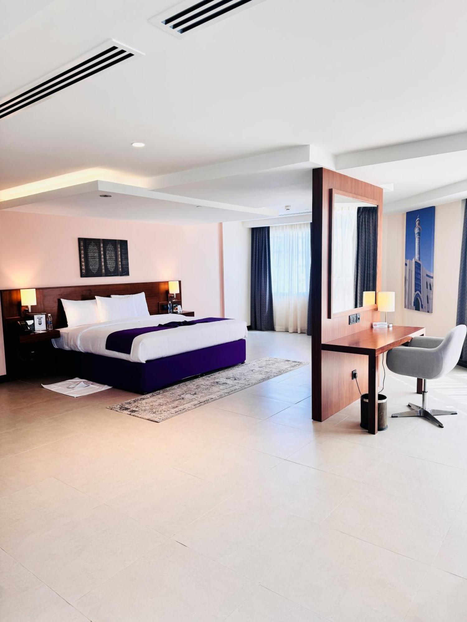 Kyriad Hotel صلالة المظهر الخارجي الصورة