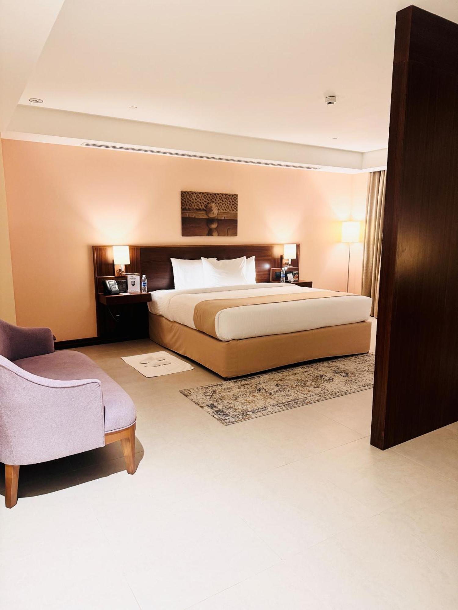 Kyriad Hotel صلالة المظهر الخارجي الصورة