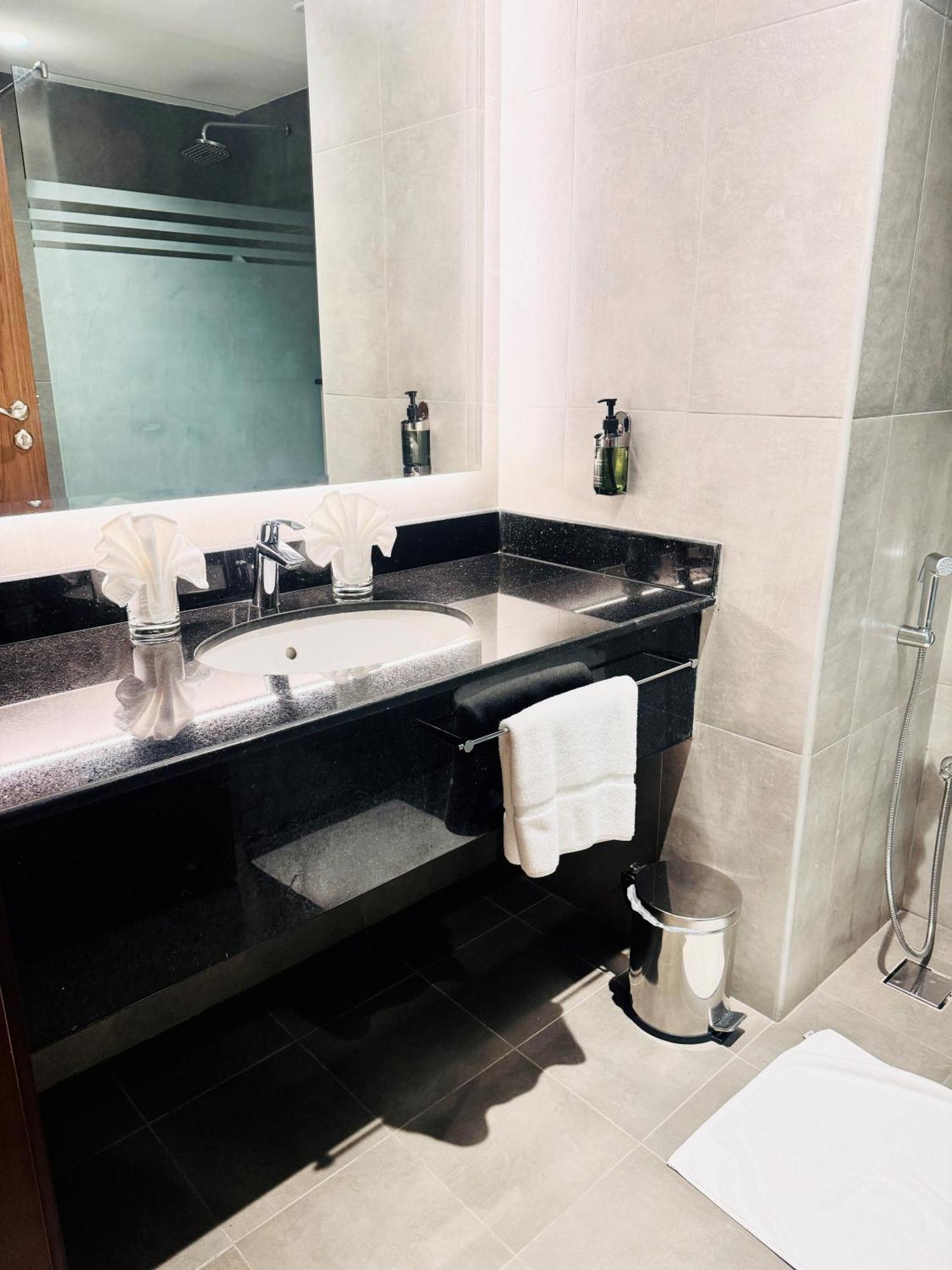 Kyriad Hotel صلالة المظهر الخارجي الصورة