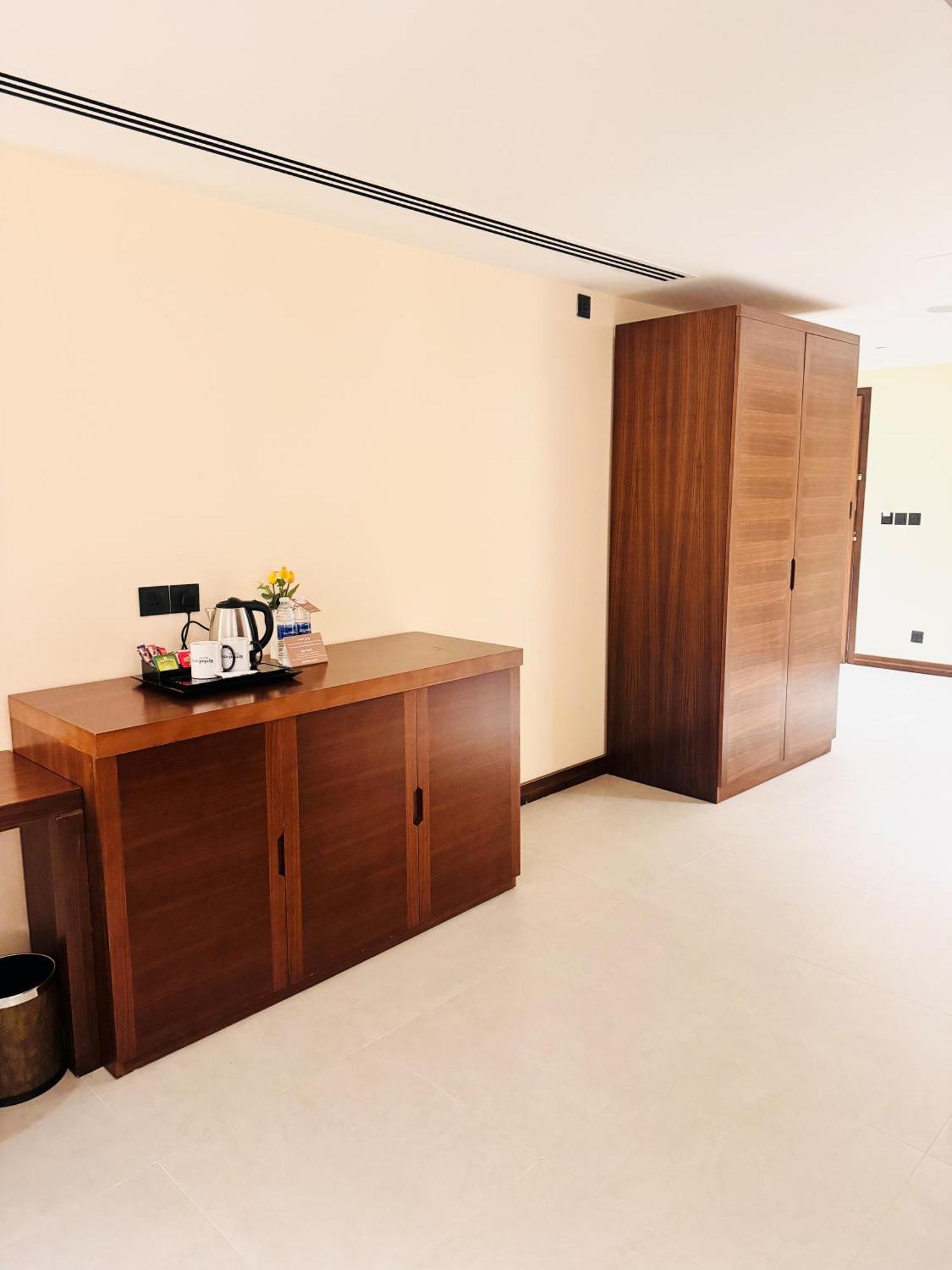 Kyriad Hotel صلالة المظهر الخارجي الصورة