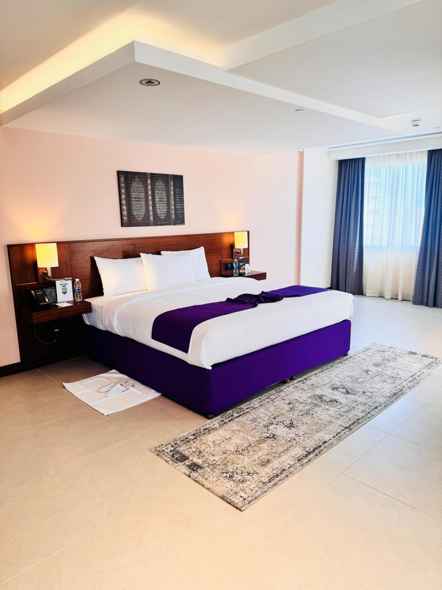 Kyriad Hotel صلالة المظهر الخارجي الصورة