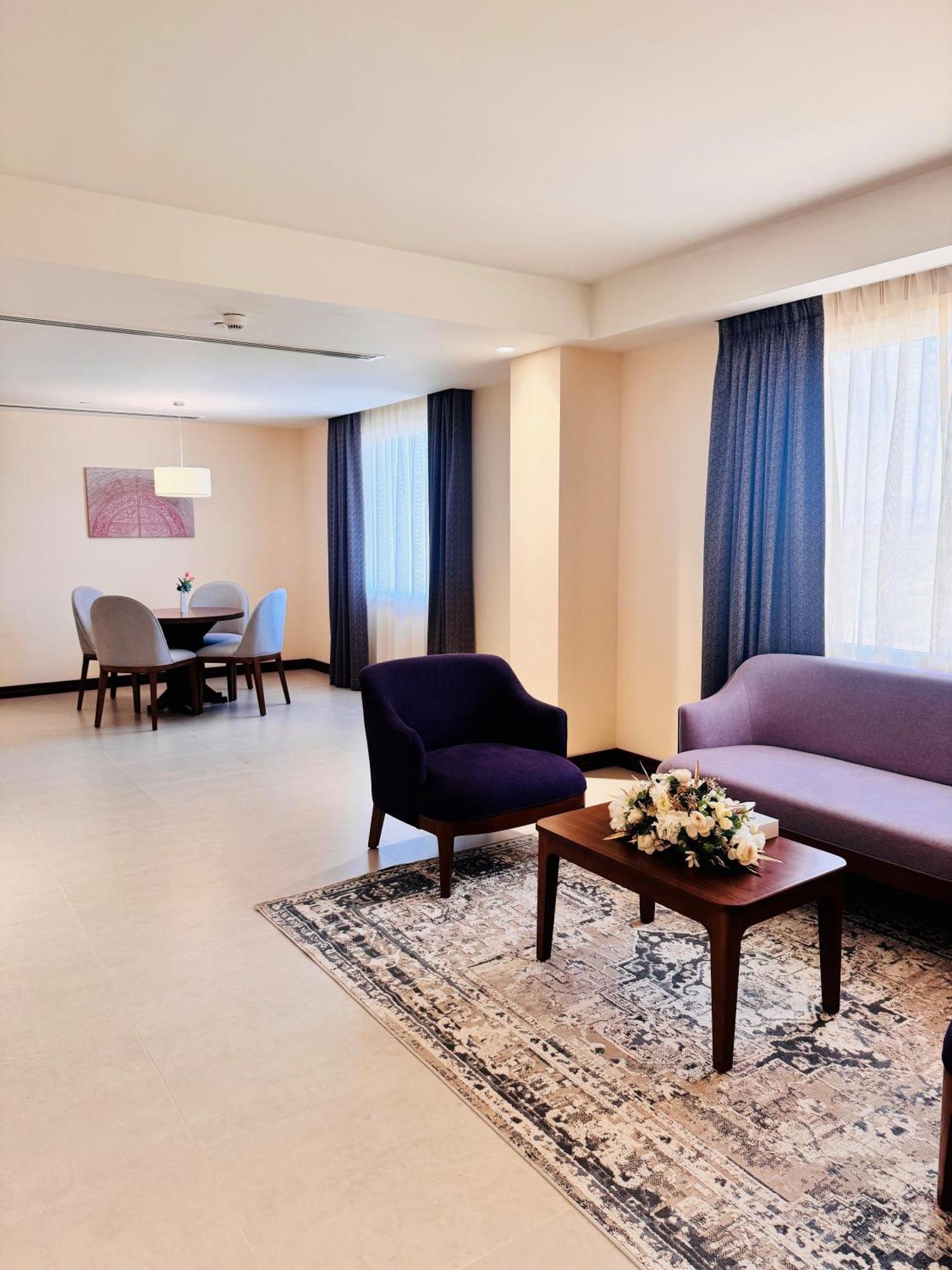 Kyriad Hotel صلالة المظهر الخارجي الصورة