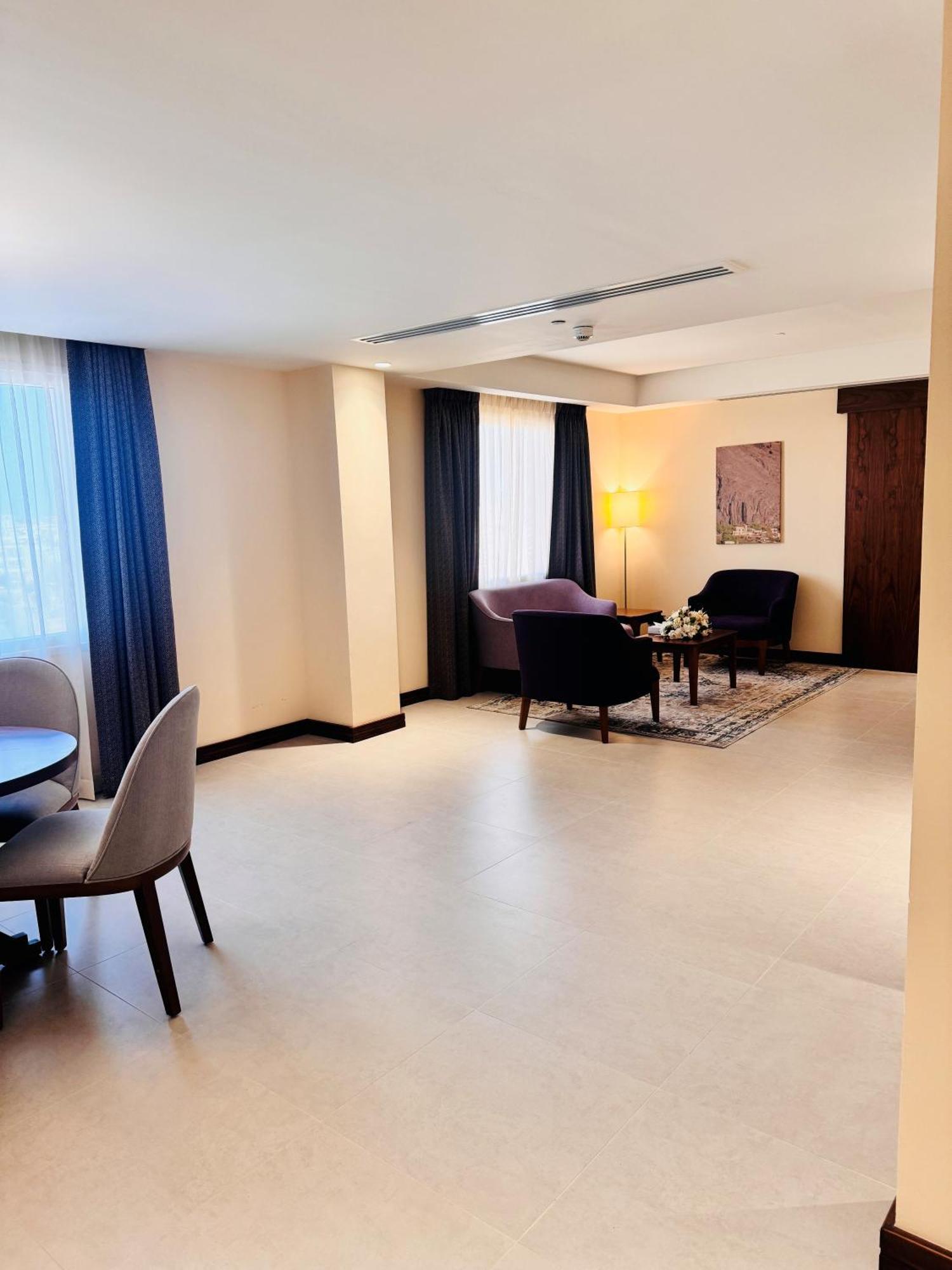 Kyriad Hotel صلالة المظهر الخارجي الصورة